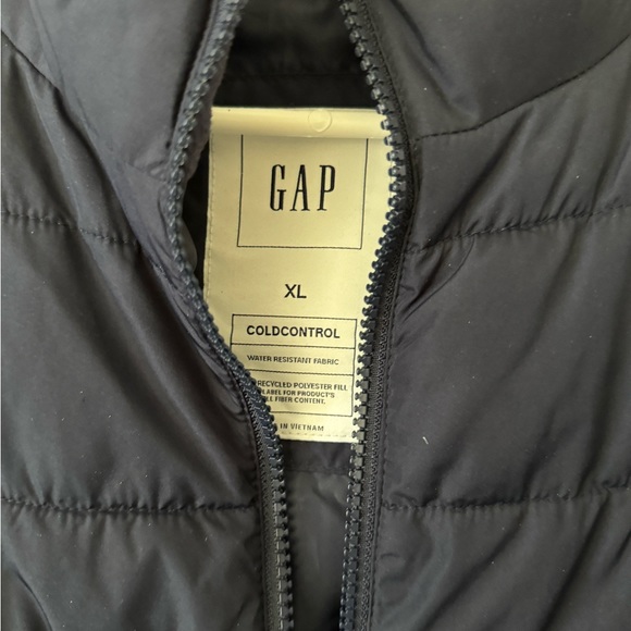 Gap Puffer Vest - Picture 2 of 3